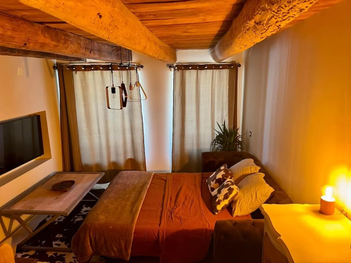 Maison Ombre Du Clocher Francie